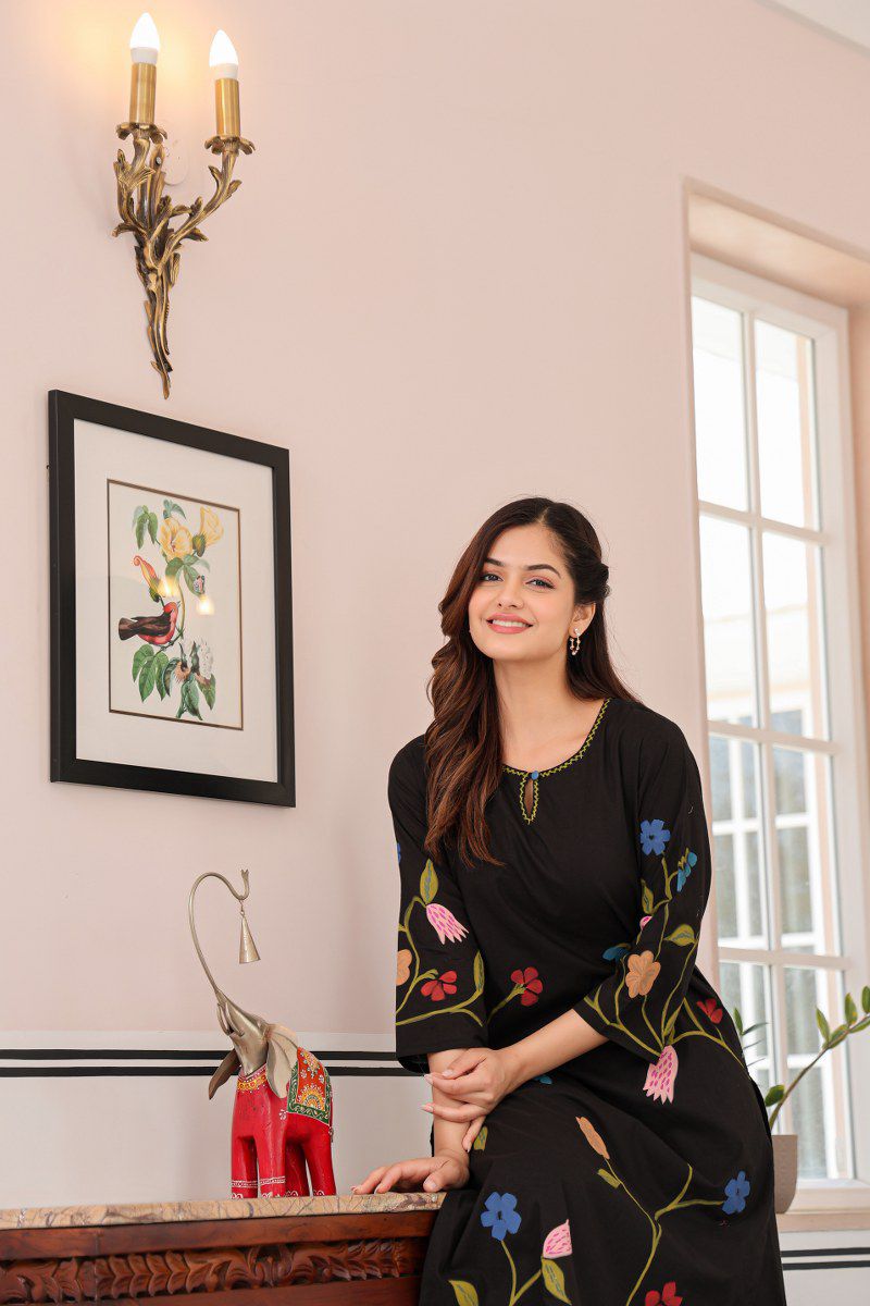 Black Cotton Floral Printed Kurti Pant Set (Without Dupatta )