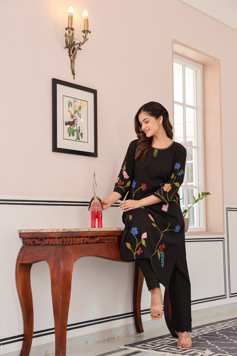 Black Cotton Floral Printed Kurti Pant Set (Without Dupatta )