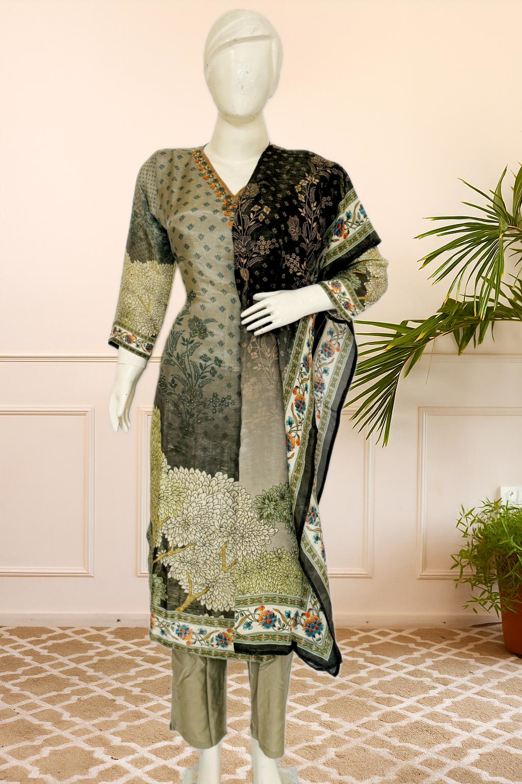Embroidered Black Suit Set Dupatta